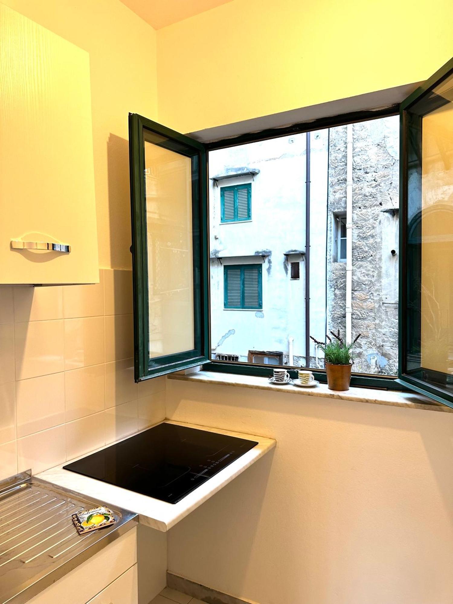 A Un Passo Dal Massimo 2 Apartment Palermo Bagian luar foto