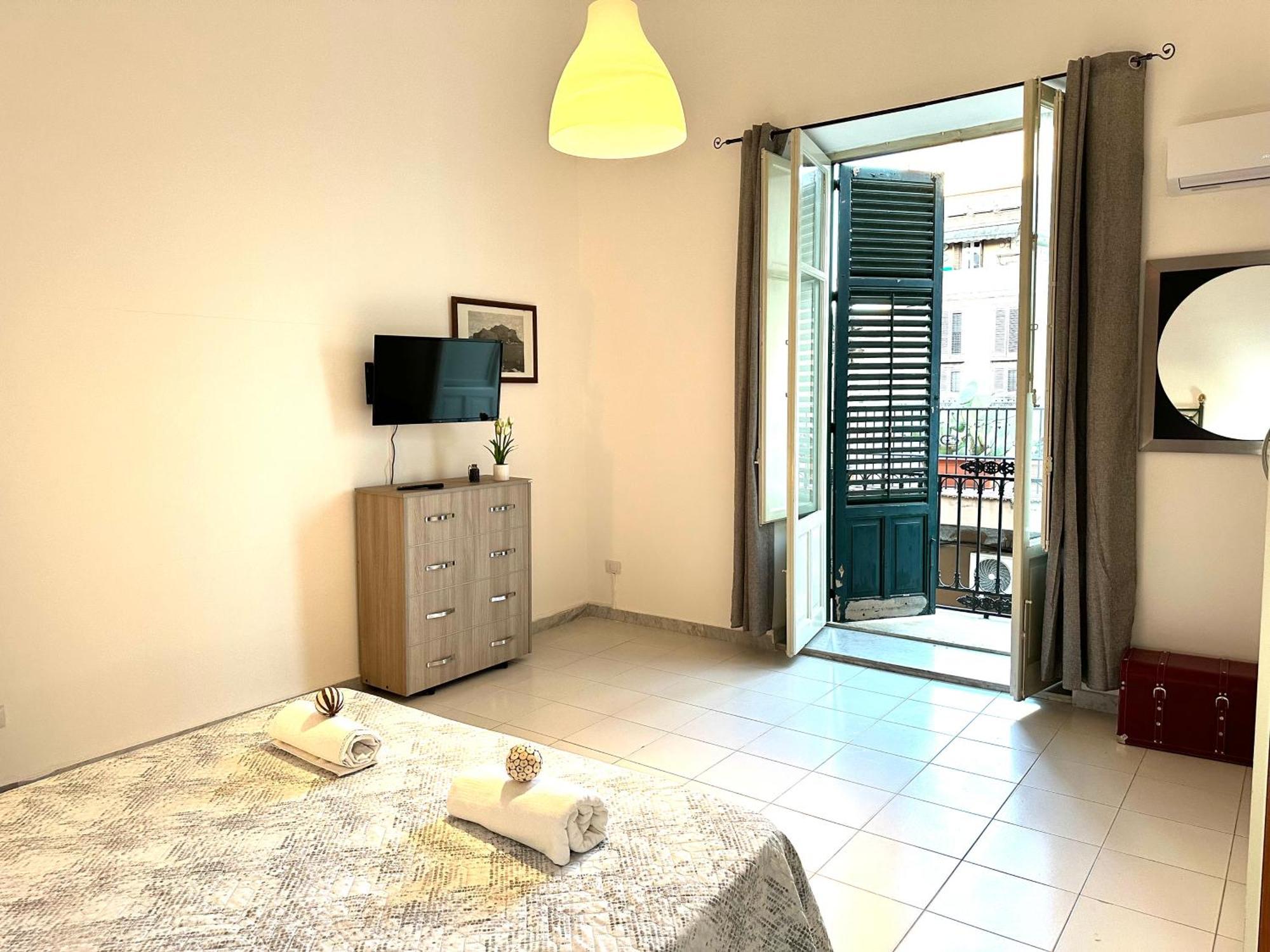 A Un Passo Dal Massimo 2 Apartment Palermo Bagian luar foto