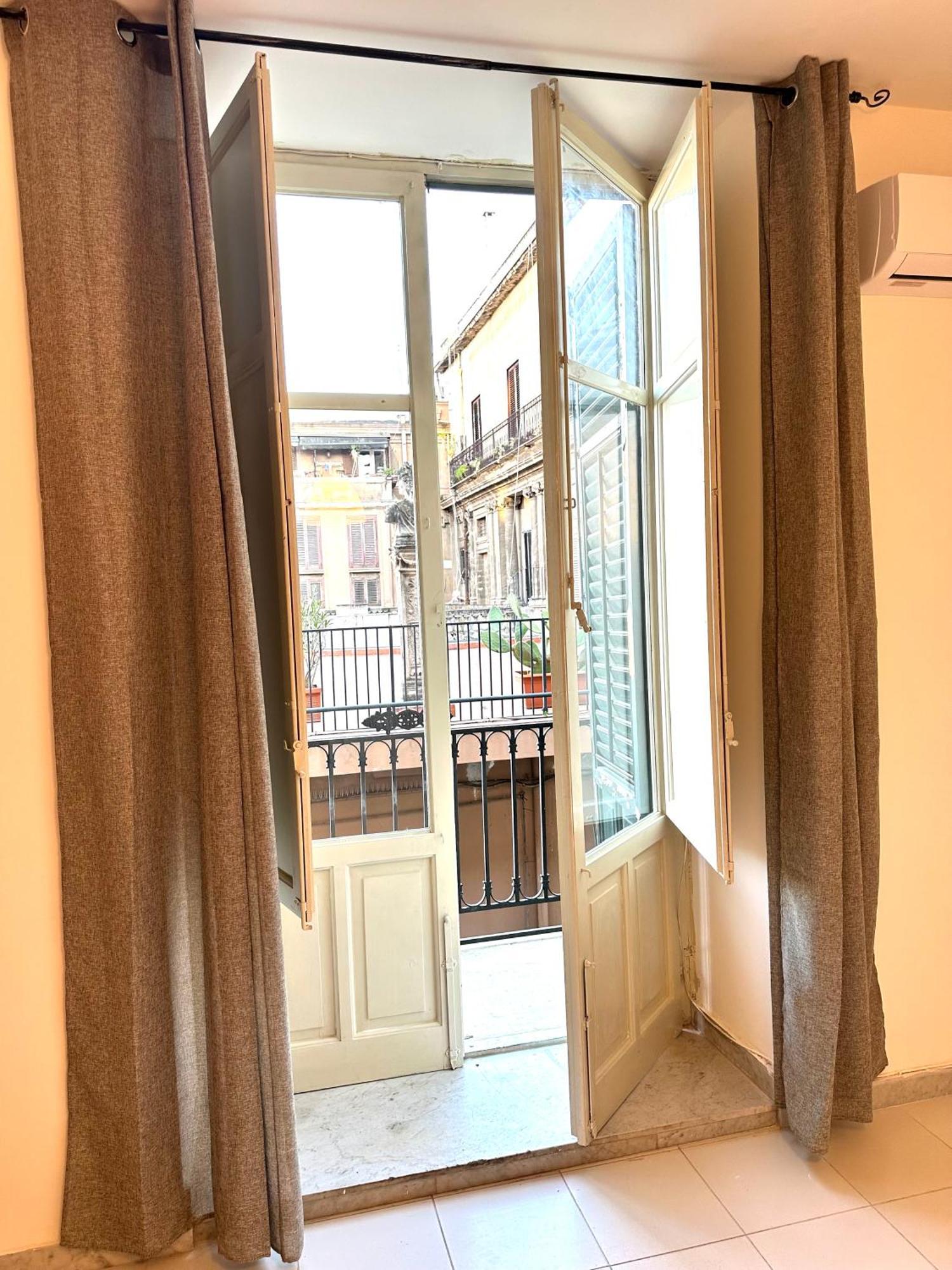 A Un Passo Dal Massimo 2 Apartment Palermo Bagian luar foto